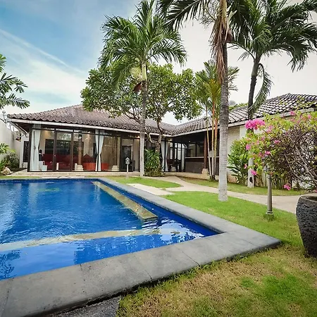 Villa Kurnia Kuta
